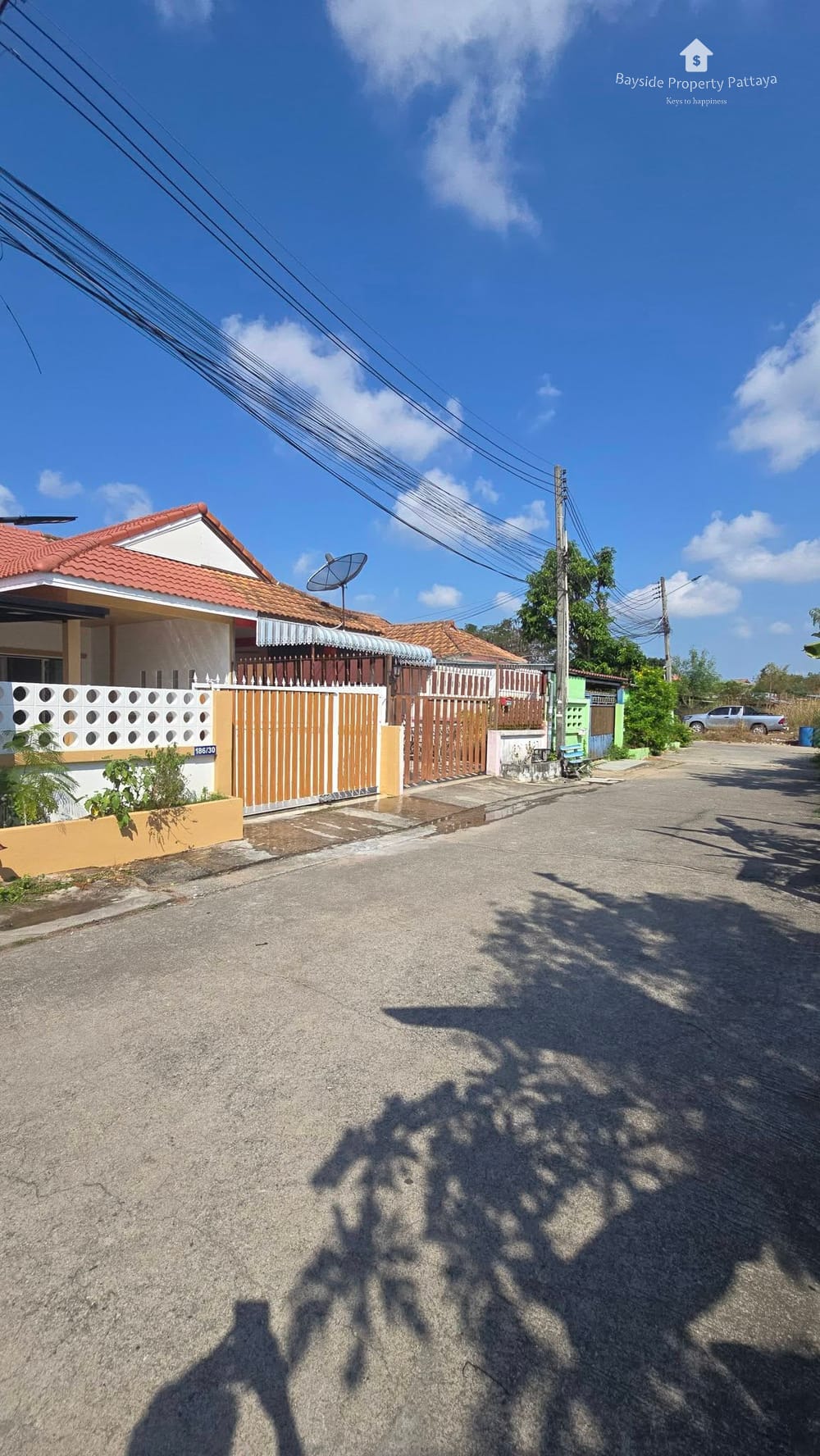 2-Bedroom Townhouse with Air Conditioning for Sale in East Pattaya 2