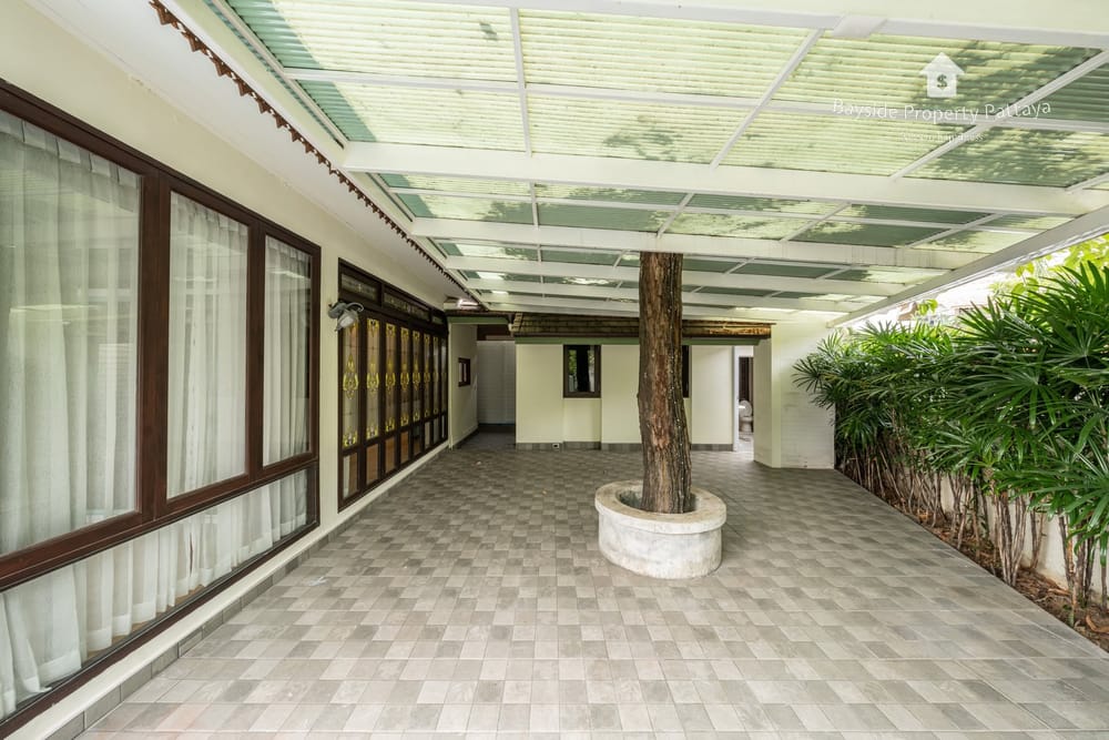 Spacious 6-Bedroom House for Rent in Baan Natcha, Pattaya City - Pet Friendly with 24/7 Security 5