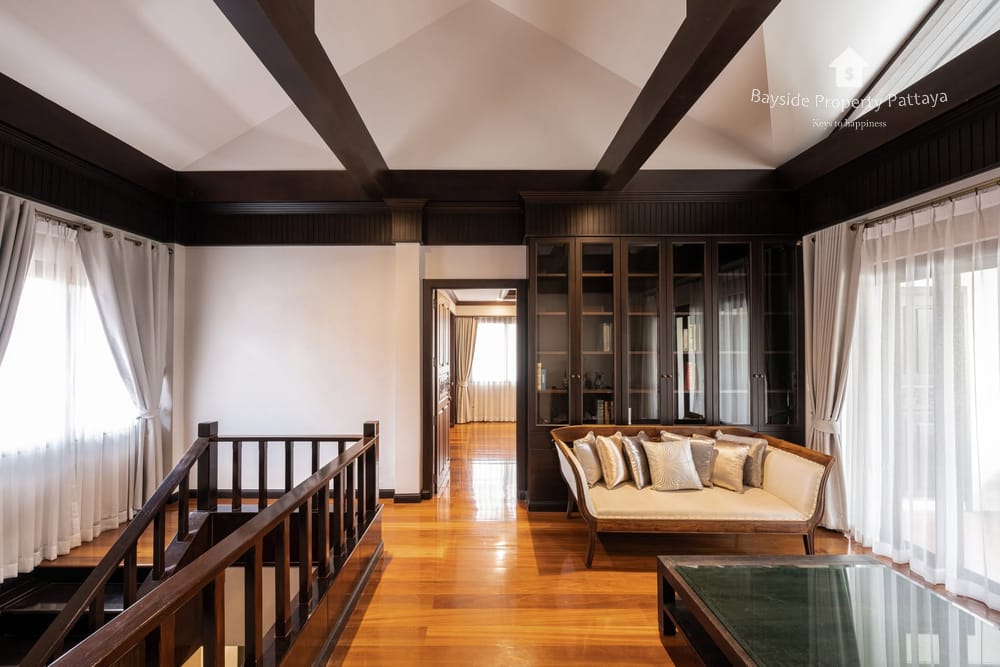 Spacious 6-Bedroom House for Rent in Baan Natcha, Pattaya City - Pet Friendly with 24/7 Security 12