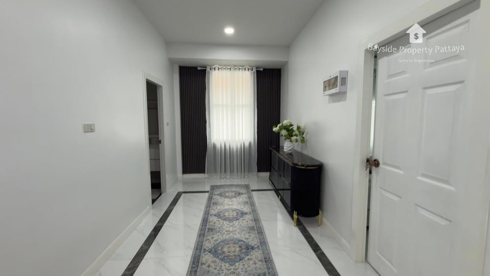 spacious-4-bedroom-detached-house-for-sale-in-east-pattaya-pet-friendly-with-air-conditioning-bpp-280 4