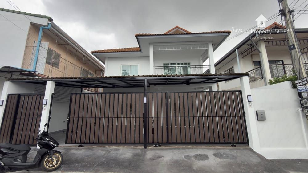 spacious-4-bedroom-detached-house-for-sale-in-east-pattaya-pet-friendly-with-air-conditioning-bpp-280 1