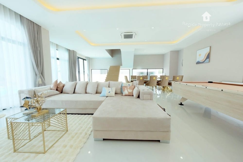 Spacious 5-Bedroom Villa for Sale in Bang Saray, Pattaya - Pet Friendly with Air Conditioning 15