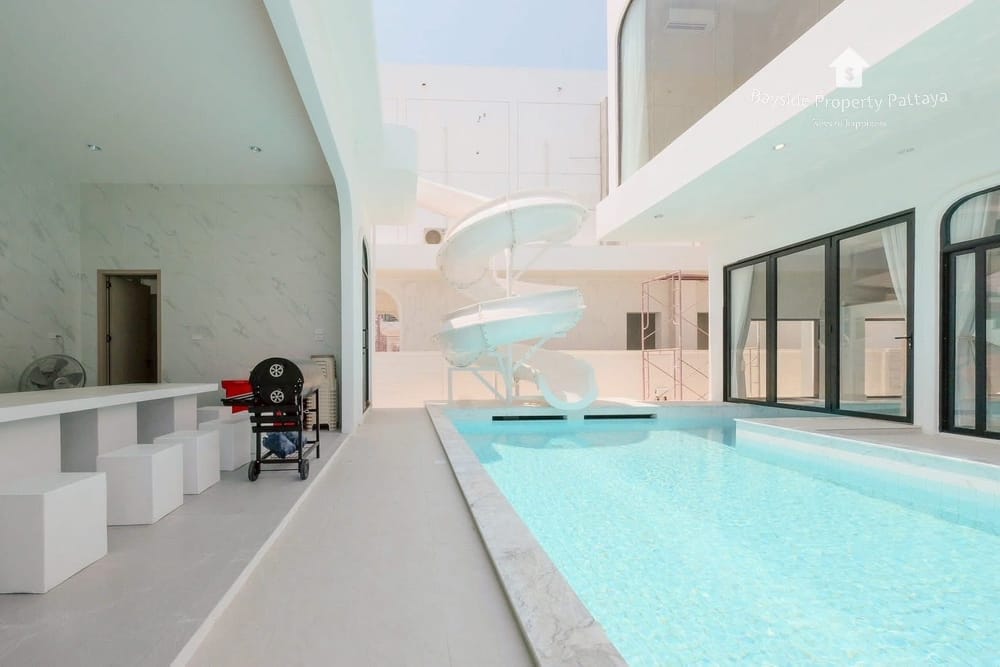 Spacious 5-Bedroom Villa for Sale in Bang Saray, Pattaya - Pet Friendly with Air Conditioning 16