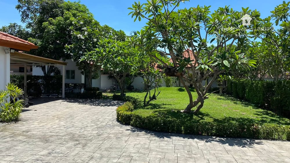 3-Bedroom Pool Villa for Sale in Baan Balina 3, East Pattaya - Pet Friendly with Air Conditioning 12