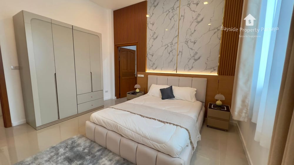 Spacious 4-Bedroom Detached House for Sale in East Pattaya - Pet Friendly with Air Conditioning 5