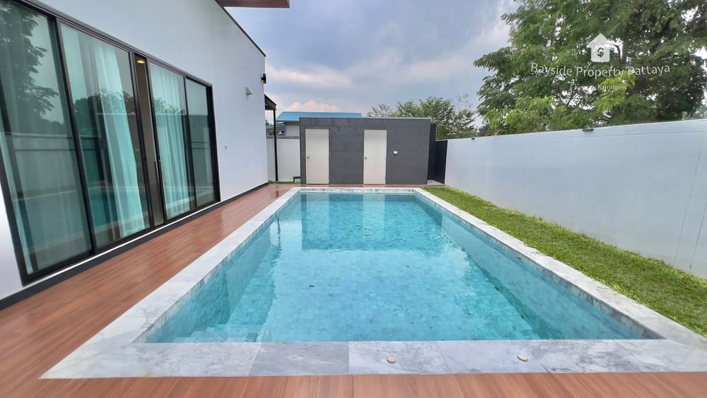 Spacious 4-Bedroom Detached House for Sale in East Pattaya - Pet Friendly with Air Conditioning 16