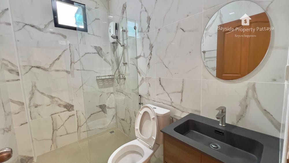 Spacious 4-Bedroom Detached House for Sale in East Pattaya - Pet Friendly with Air Conditioning 27