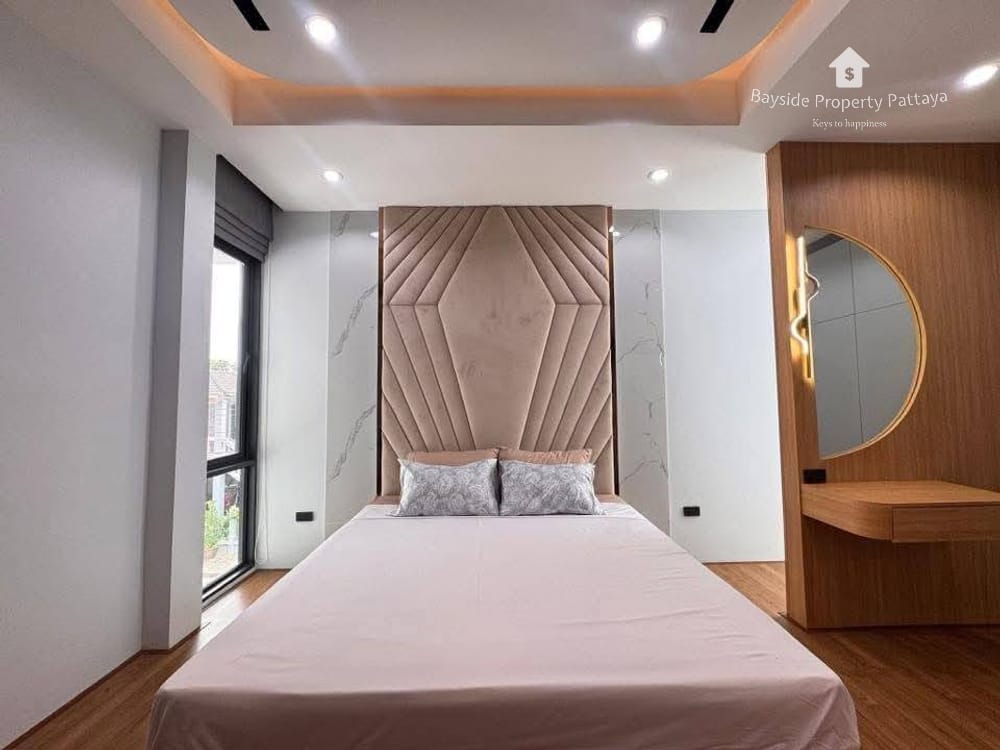 Spacious 3-Bedroom Detached House for Sale in East Pattaya - Pet Friendly with Air Conditioning 2