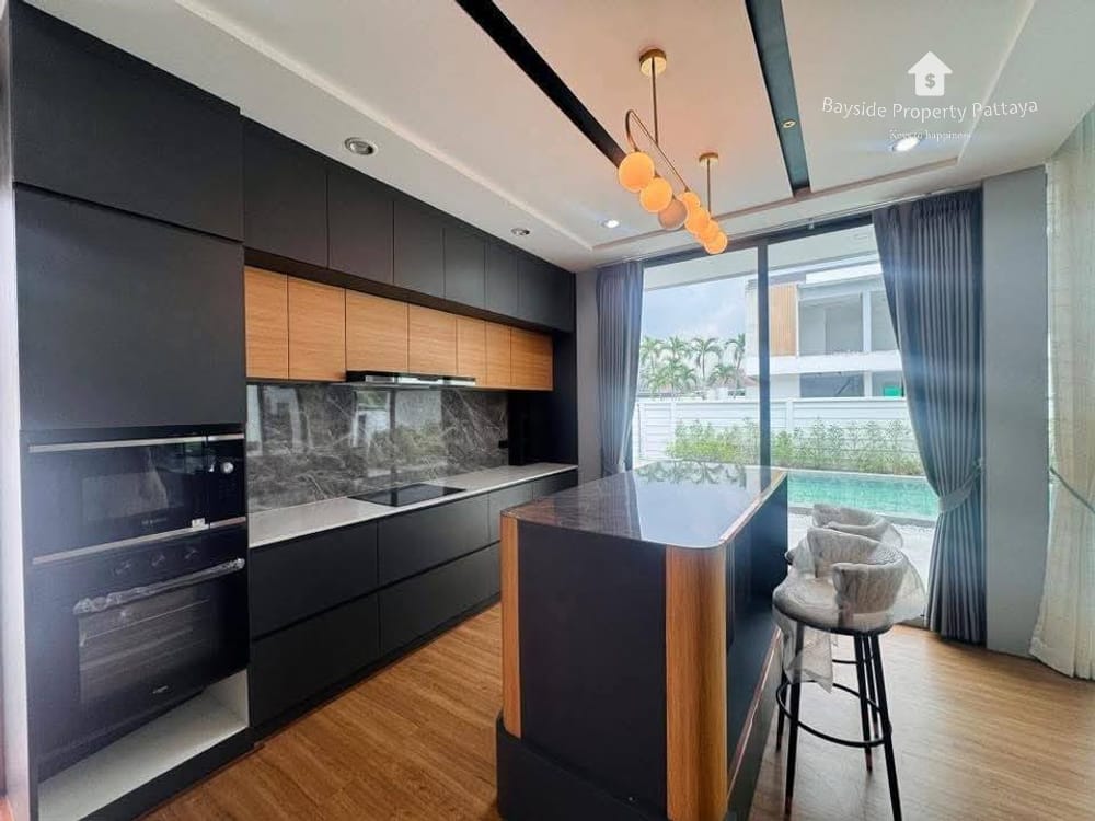Spacious 3-Bedroom Detached House for Sale in East Pattaya - Pet Friendly with Air Conditioning 4
