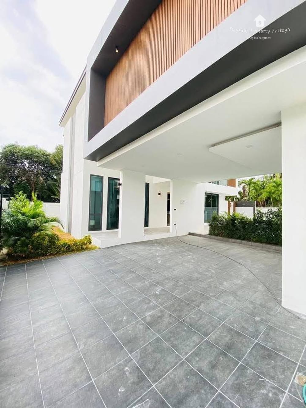 Spacious 3-Bedroom Detached House for Sale in East Pattaya - Pet Friendly with Air Conditioning 6