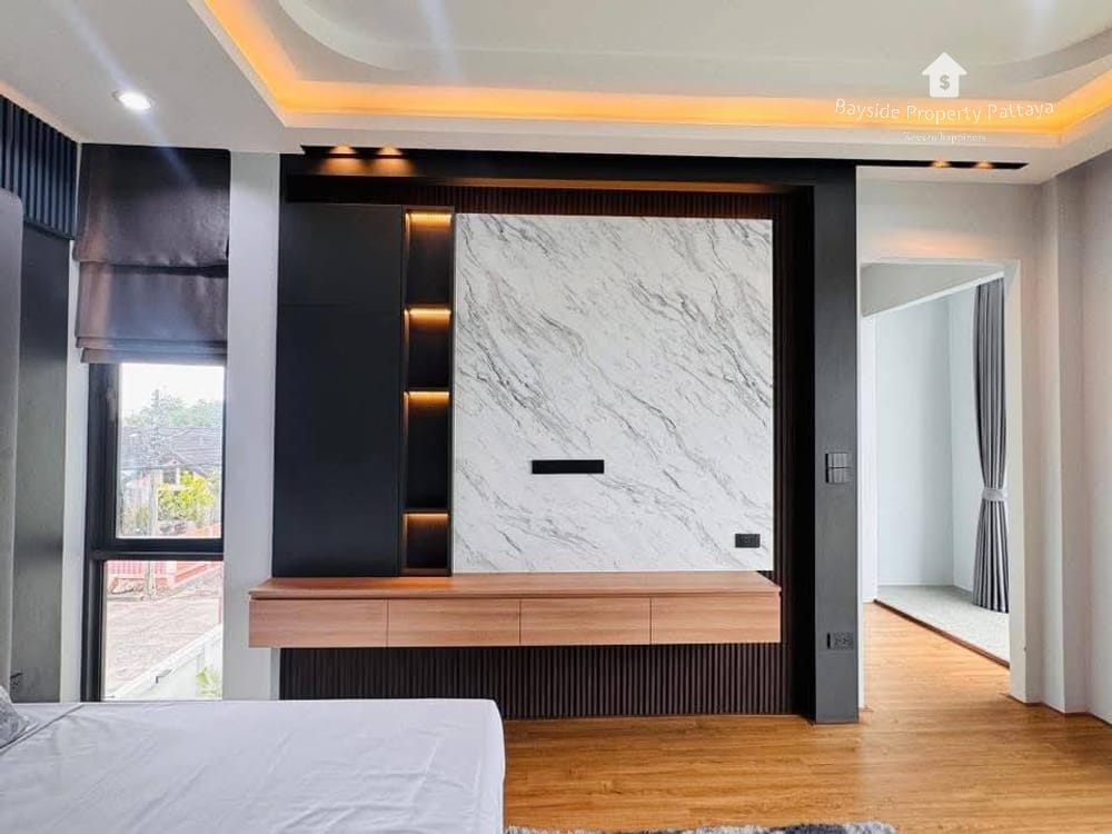 Spacious 3-Bedroom Detached House for Sale in East Pattaya - Pet Friendly with Air Conditioning 10