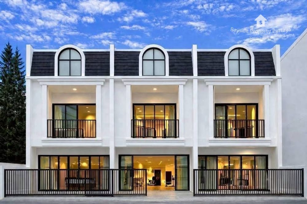 Spacious 3-Bedroom Townhouse for Rent in Nong Yai, Chonburi-Pattaya with Air Conditioning 1