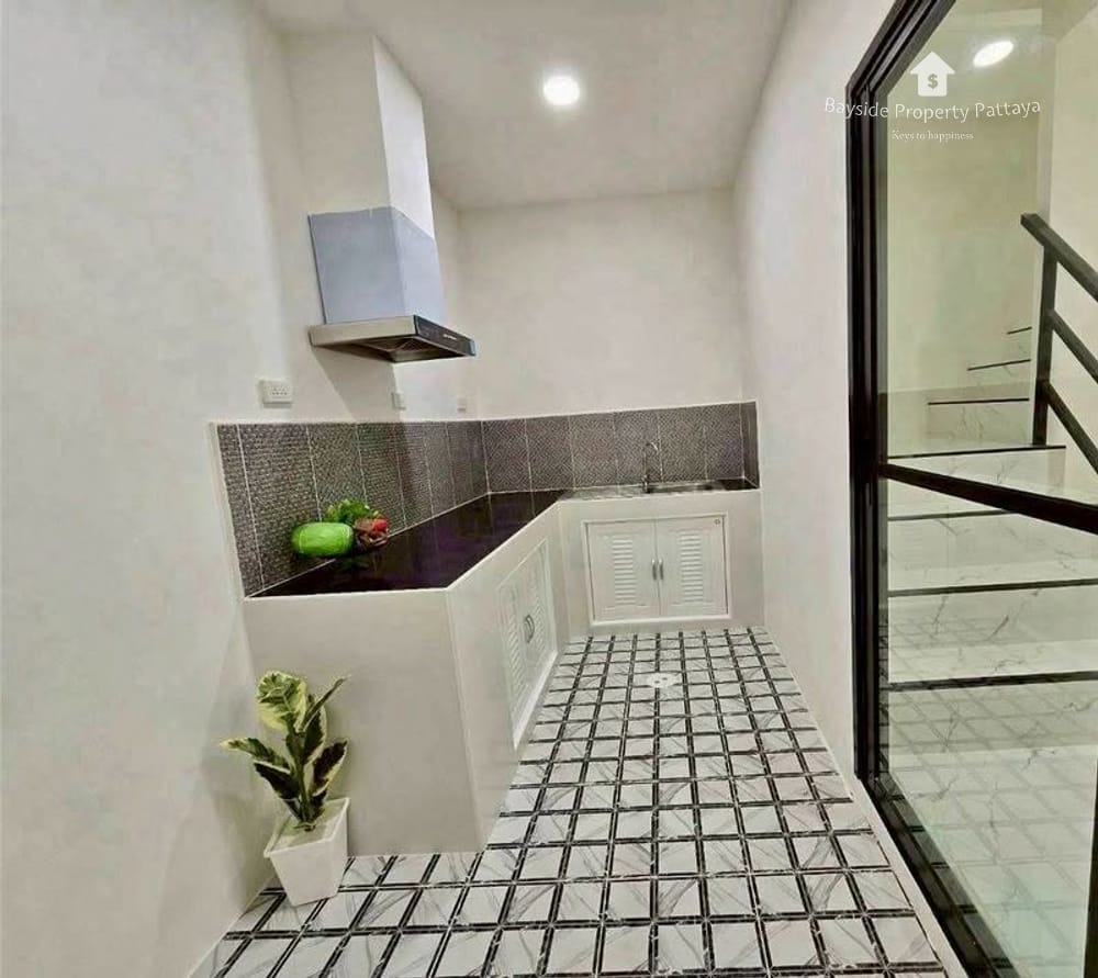 Spacious 3-Bedroom Townhouse for Rent in Nong Yai, Chonburi-Pattaya with Air Conditioning 11