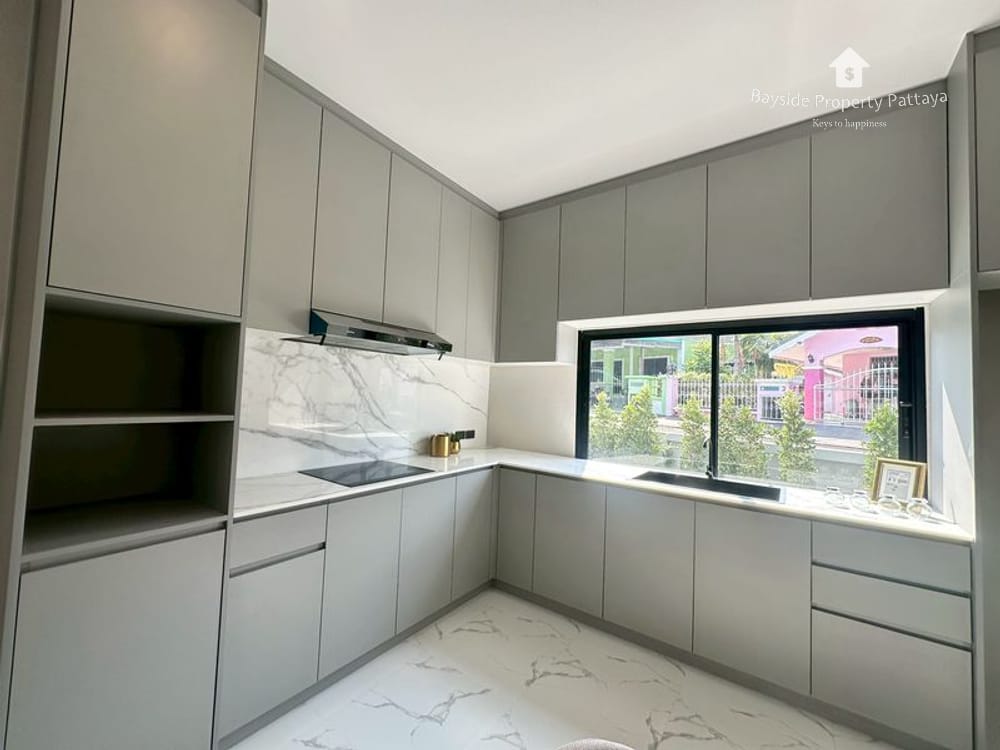 Spacious 4-Bedroom Pool Villa for Sale in East Pattaya 10