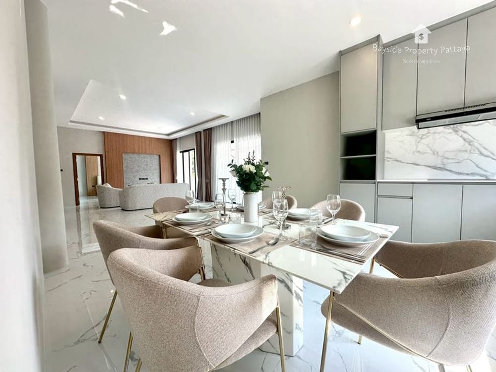 Spacious 4-Bedroom Pool Villa for Sale in East Pattaya 4