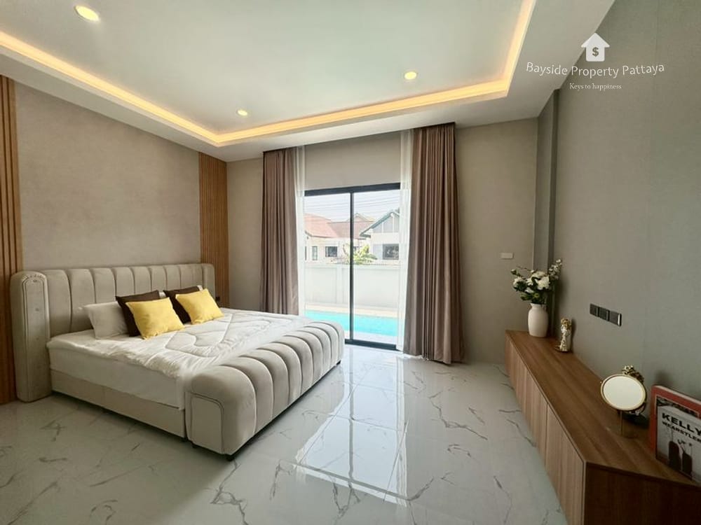 Spacious 4-Bedroom Pool Villa for Sale in East Pattaya 7