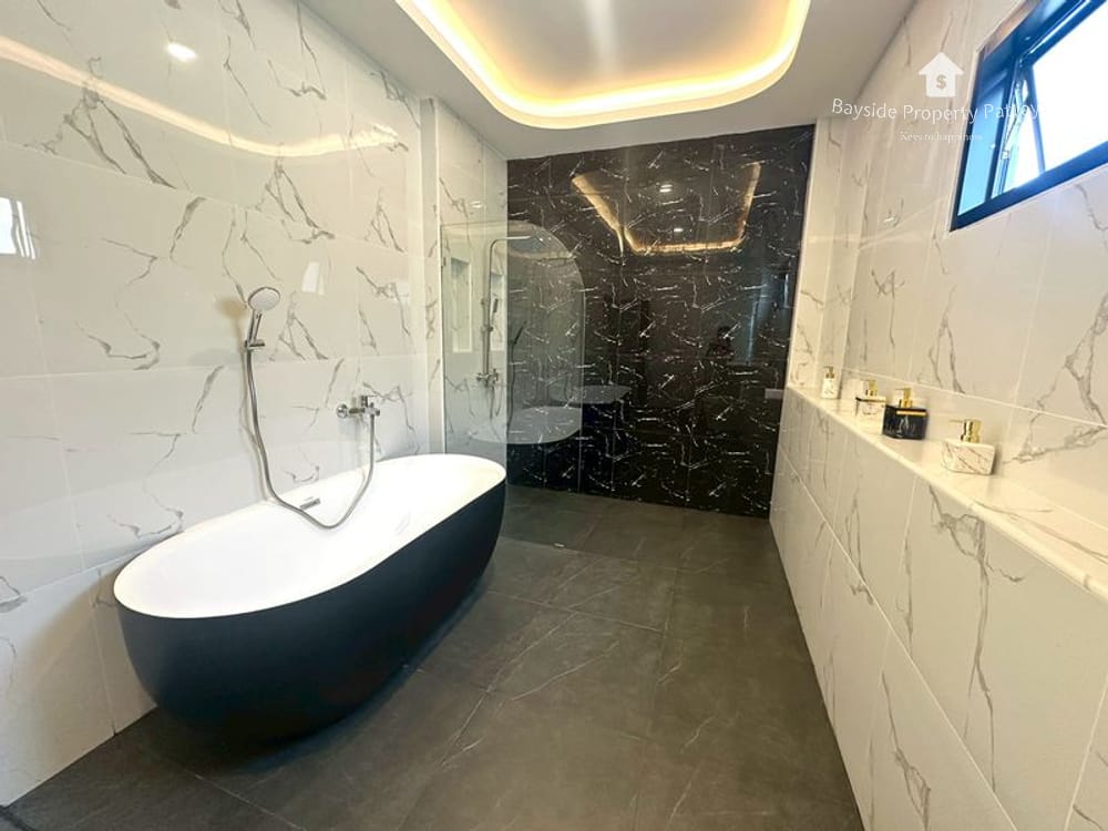 Spacious 4-Bedroom Pool Villa for Sale in East Pattaya 11
