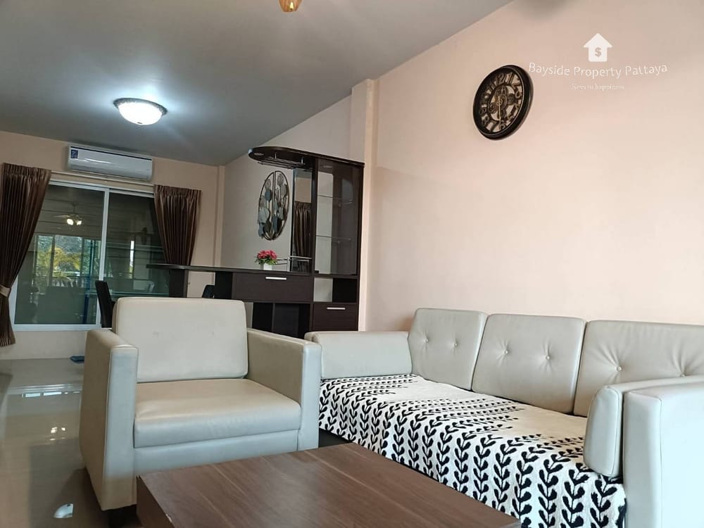 Pet-Friendly 3-Bedroom Townhouse with Air Conditioning in East Pattaya 5