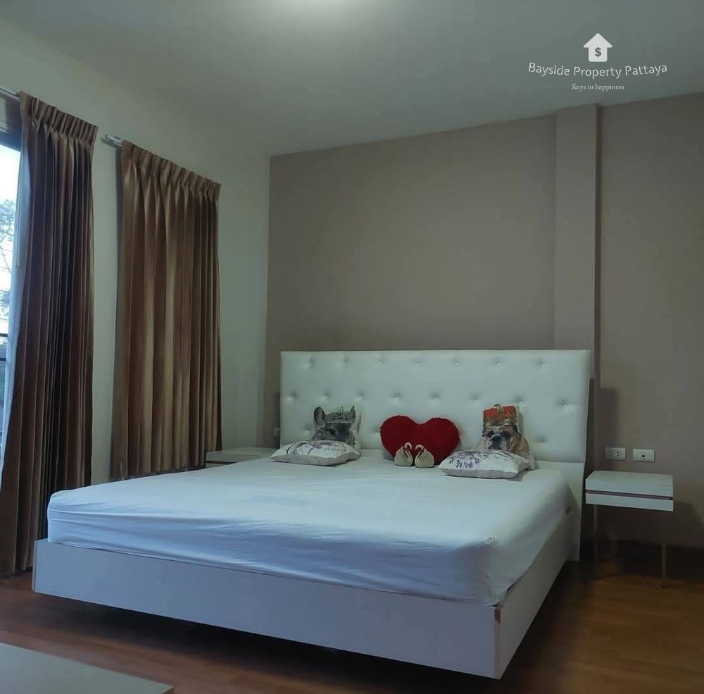 Pet-Friendly 3-Bedroom Townhouse with Air Conditioning in East Pattaya 19