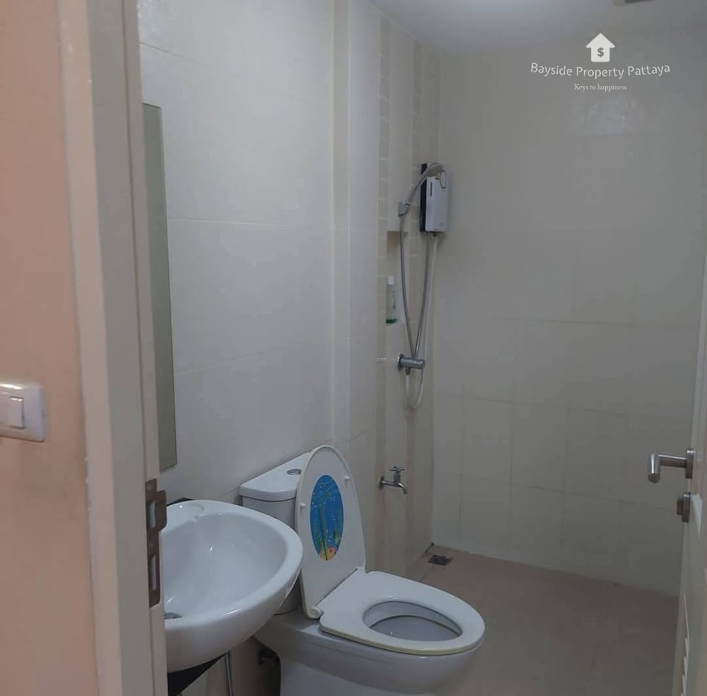 Pet-Friendly 3-Bedroom Townhouse with Air Conditioning in East Pattaya 20