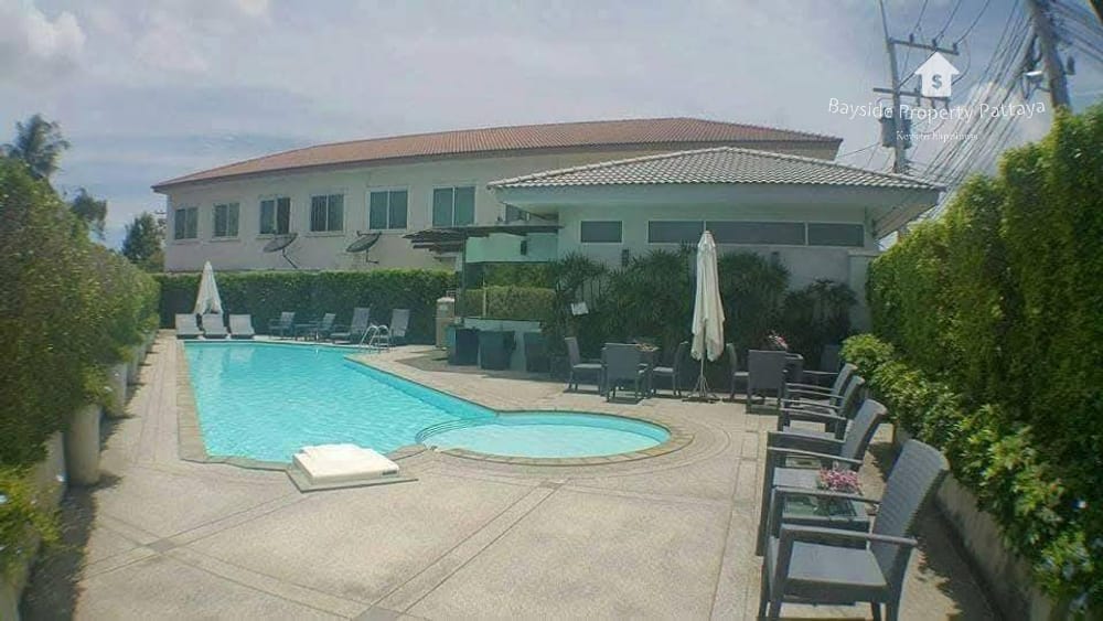 Pet-Friendly 3-Bedroom Townhouse with Air Conditioning in East Pattaya 25