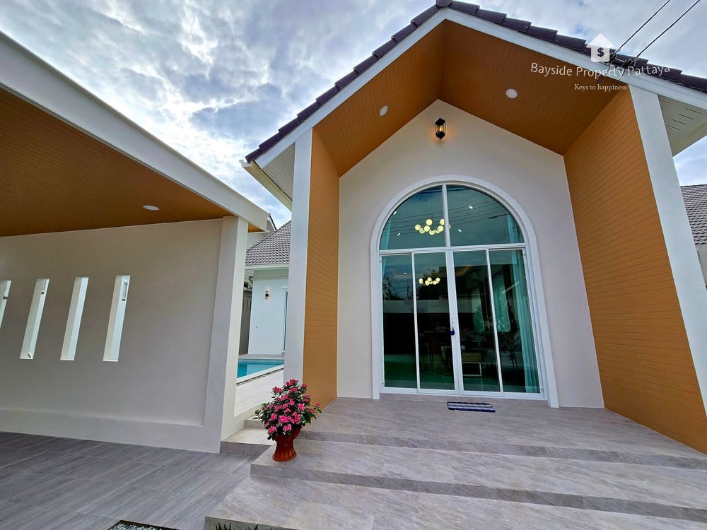 Moderne 3-Schlafzimmer Poolvilla zur Miete in Ost-Pattaya mit Stadtblick & Klimaanlage 2