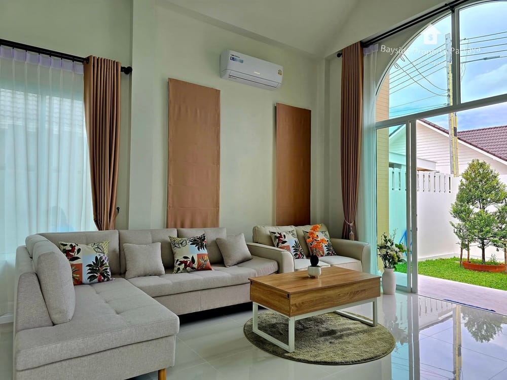Moderne 3-Schlafzimmer Poolvilla zur Miete in Ost-Pattaya mit Stadtblick & Klimaanlage 4