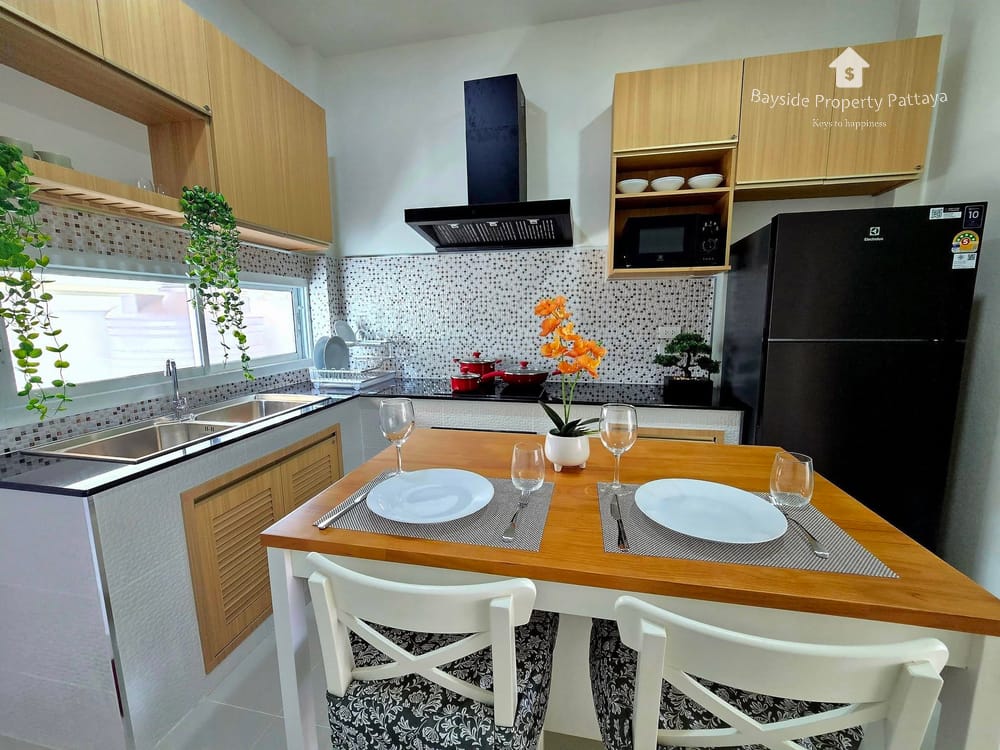 Moderne 3-Schlafzimmer Poolvilla zur Miete in Ost-Pattaya mit Stadtblick & Klimaanlage 5