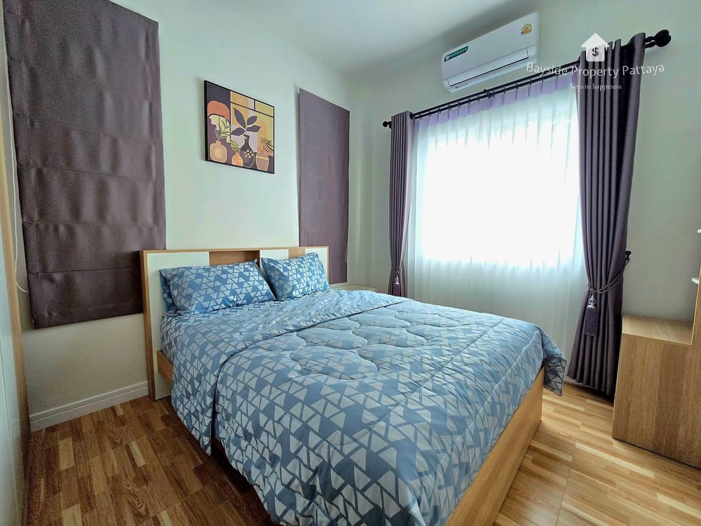 Moderne 3-Schlafzimmer Poolvilla zur Miete in Ost-Pattaya mit Stadtblick & Klimaanlage 11