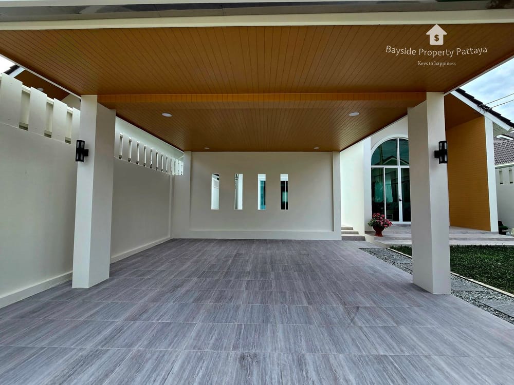 Moderne 3-Schlafzimmer Poolvilla zur Miete in Ost-Pattaya mit Stadtblick & Klimaanlage 15