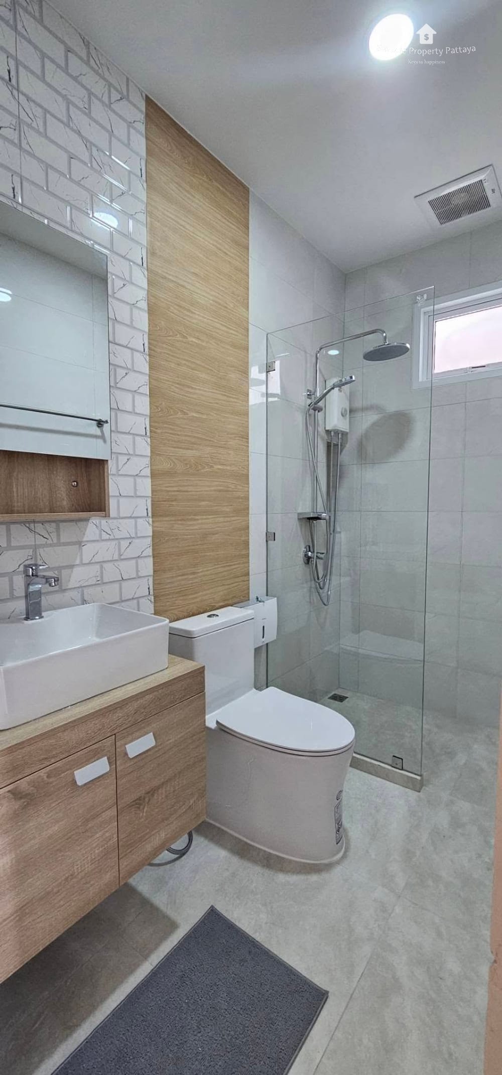 Moderne 3-Schlafzimmer Poolvilla zur Miete in Ost-Pattaya mit Stadtblick & Klimaanlage 17