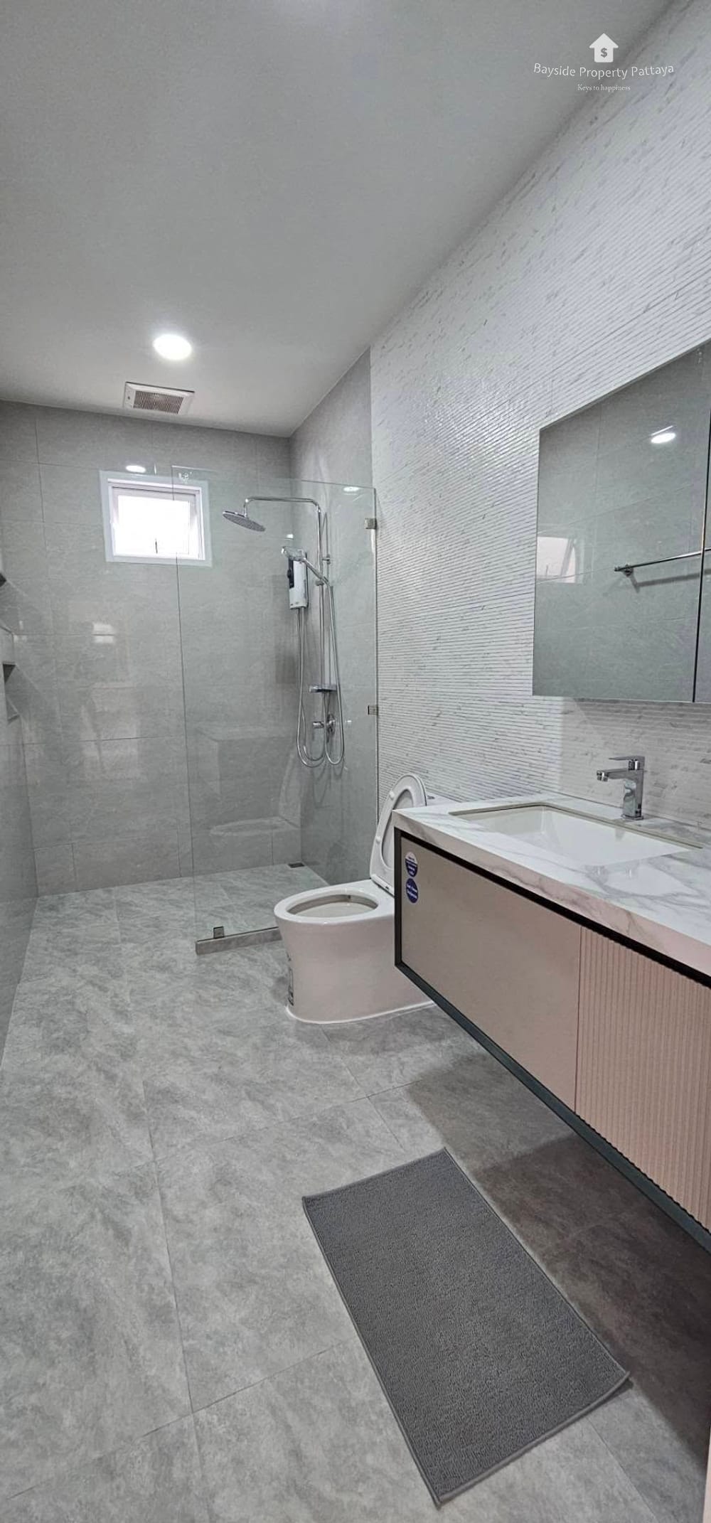 Moderne 3-Schlafzimmer Poolvilla zur Miete in Ost-Pattaya mit Stadtblick & Klimaanlage 18