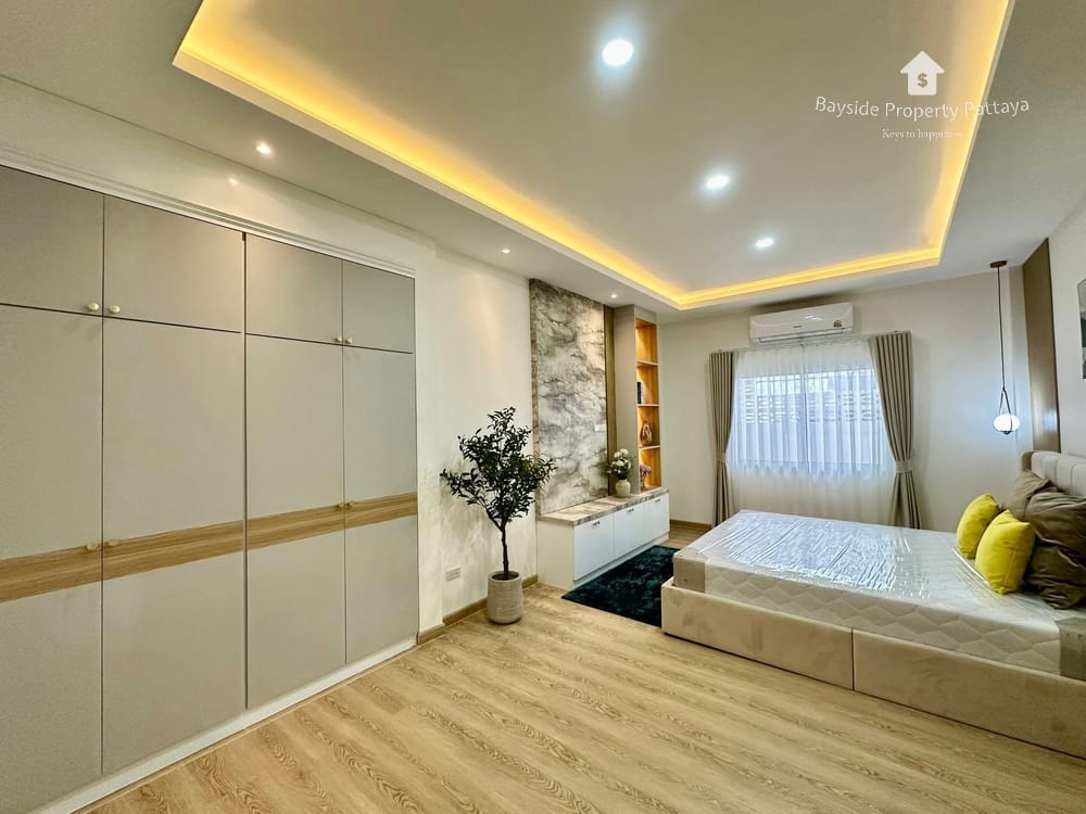 Spacious 3-Bedroom Detached House for Sale in Eakmongkol Village 4, East Pattaya - Pet Friendly 5