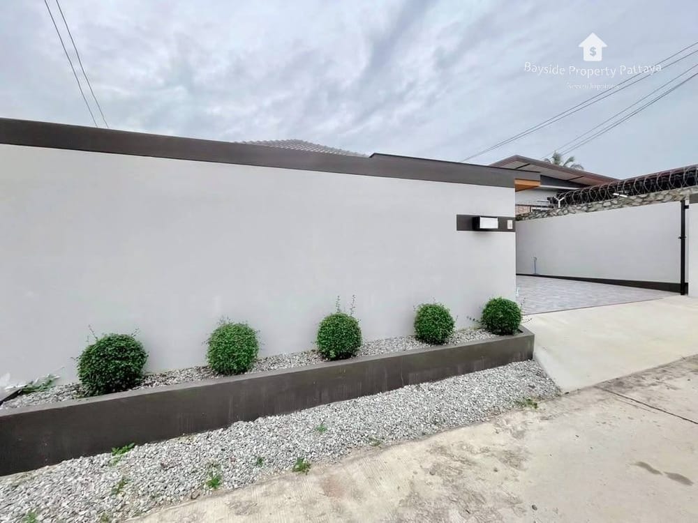 Spacious 3-Bedroom Detached House for Sale in East Pattaya - Pet Friendly with Air Conditioning 10