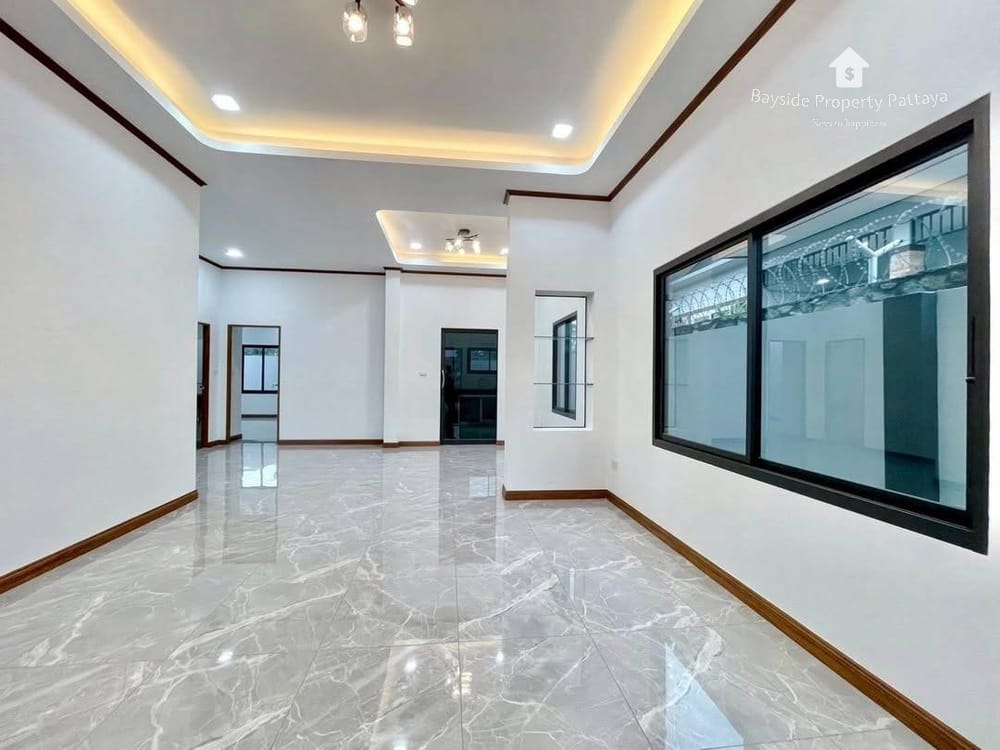 Spacious 3-Bedroom Detached House for Sale in East Pattaya - Pet Friendly with Air Conditioning 4