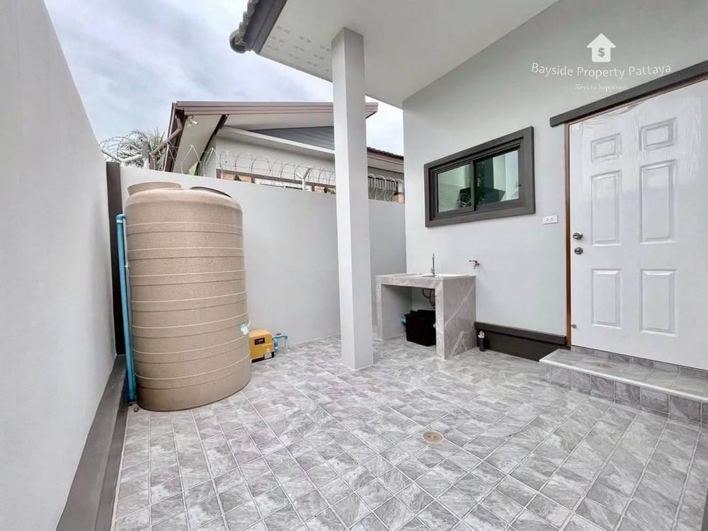 Spacious 3-Bedroom Detached House for Sale in East Pattaya - Pet Friendly with Air Conditioning 11