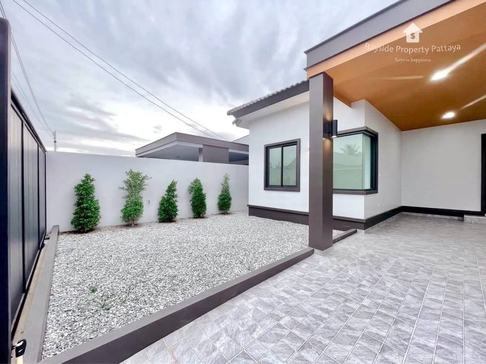 Spacious 3-Bedroom Detached House for Sale in East Pattaya - Pet Friendly with Air Conditioning 12