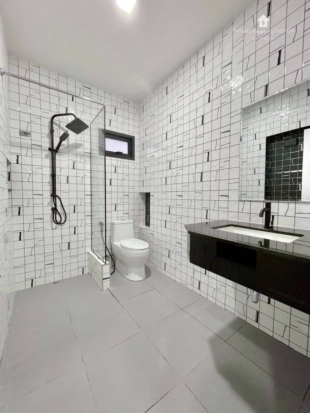 Spacious 3-Bedroom Detached House for Sale in East Pattaya - Pet Friendly with Air Conditioning 13