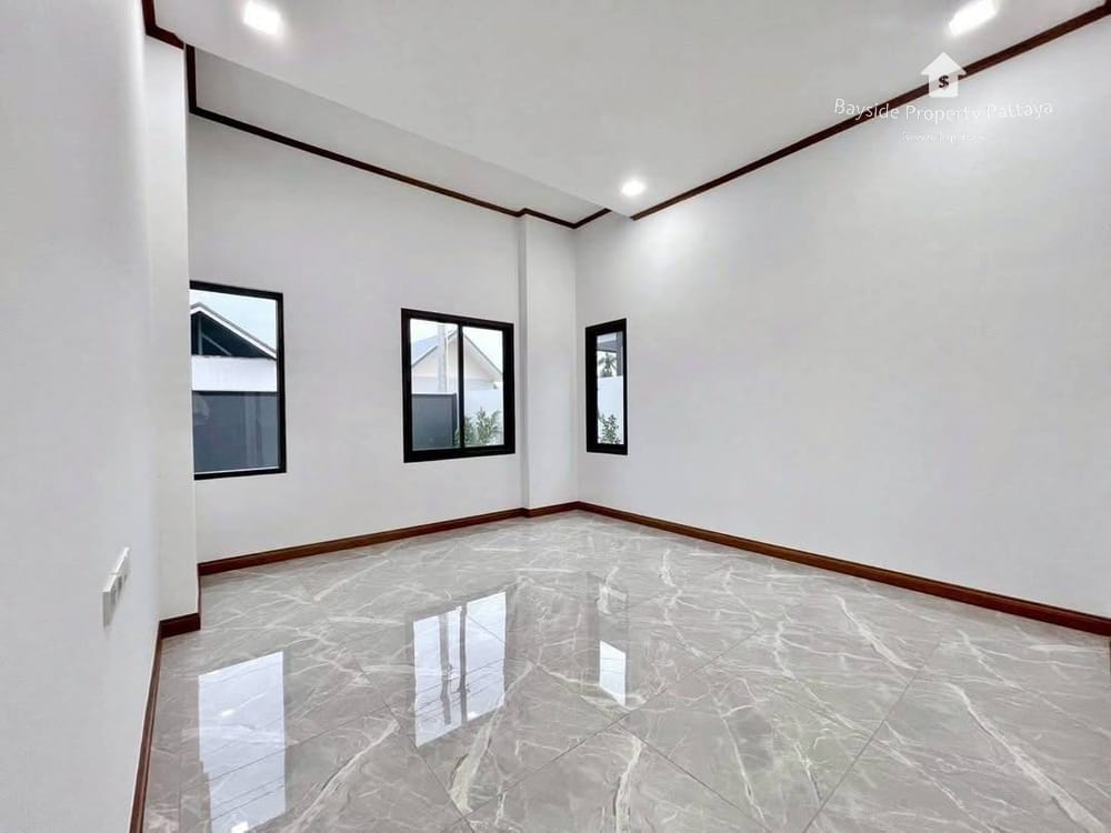 Spacious 3-Bedroom Detached House for Sale in East Pattaya - Pet Friendly with Air Conditioning 14