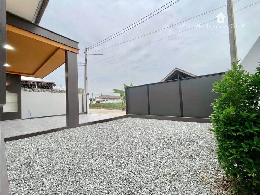 Spacious 3-Bedroom Detached House for Sale in East Pattaya - Pet Friendly with Air Conditioning 16