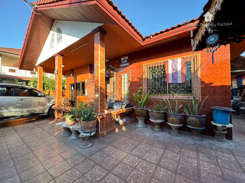 2-Bedroom House in Eakmongkol Village 1, East Pattaya - Pet Friendly with Air Conditioning 4