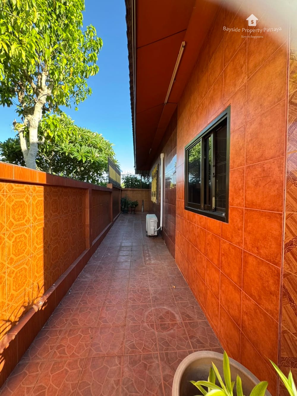 2-Bedroom House in Eakmongkol Village 1, East Pattaya - Pet Friendly with Air Conditioning 7