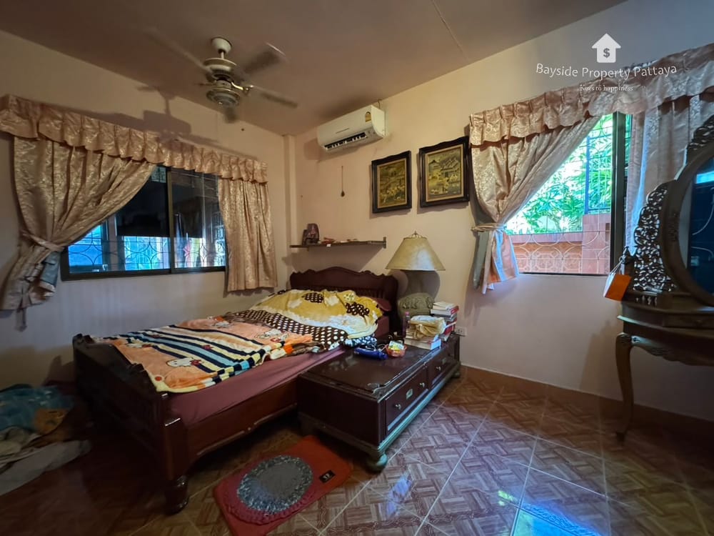 2-Bedroom House in Eakmongkol Village 1, East Pattaya - Pet Friendly with Air Conditioning 9