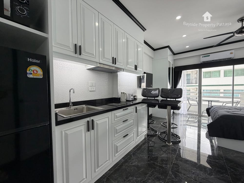 Beachfront Studio for Sale and Rent in Pattaya Condotel Chain, Jomtien 2