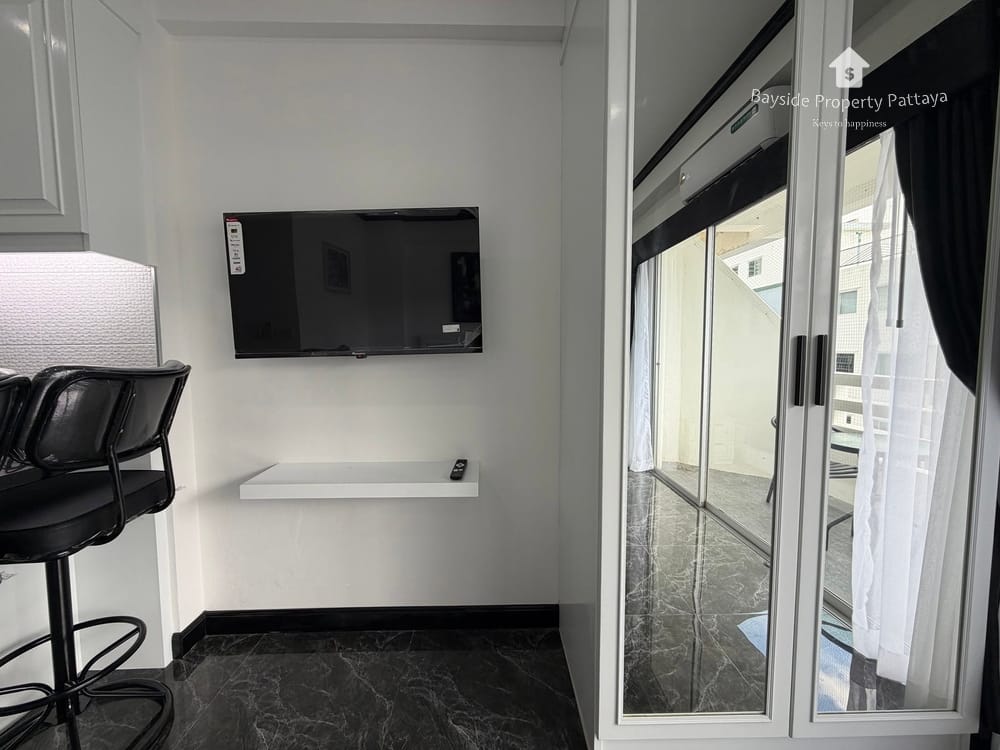 Beachfront Studio for Sale and Rent in Pattaya Condotel Chain, Jomtien 11