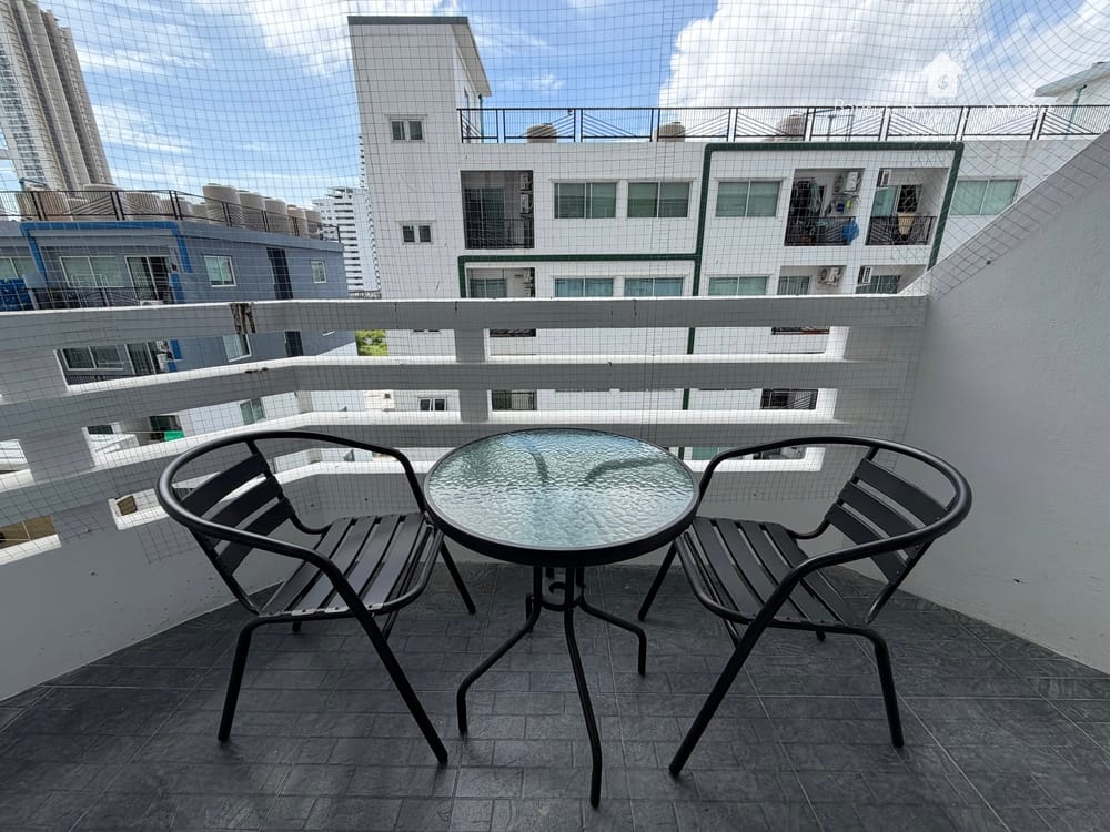 Beachfront Studio for Sale and Rent in Pattaya Condotel Chain, Jomtien 13