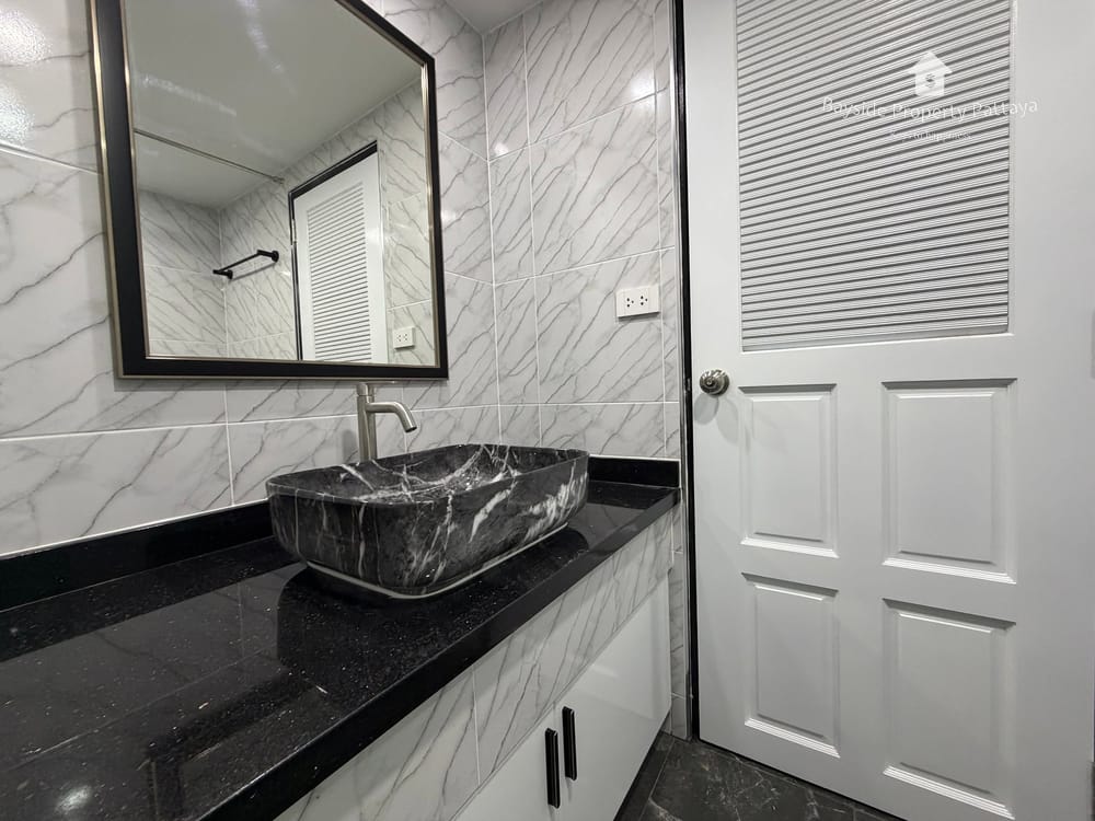 Beachfront Studio for Sale and Rent in Pattaya Condotel Chain, Jomtien 14