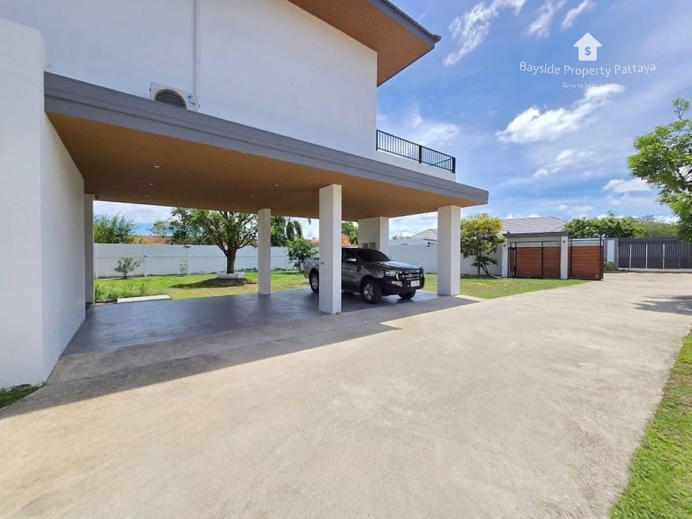 Spacious 6-Bedroom Detached House for Sale in East Pattaya with Air Conditioning 8