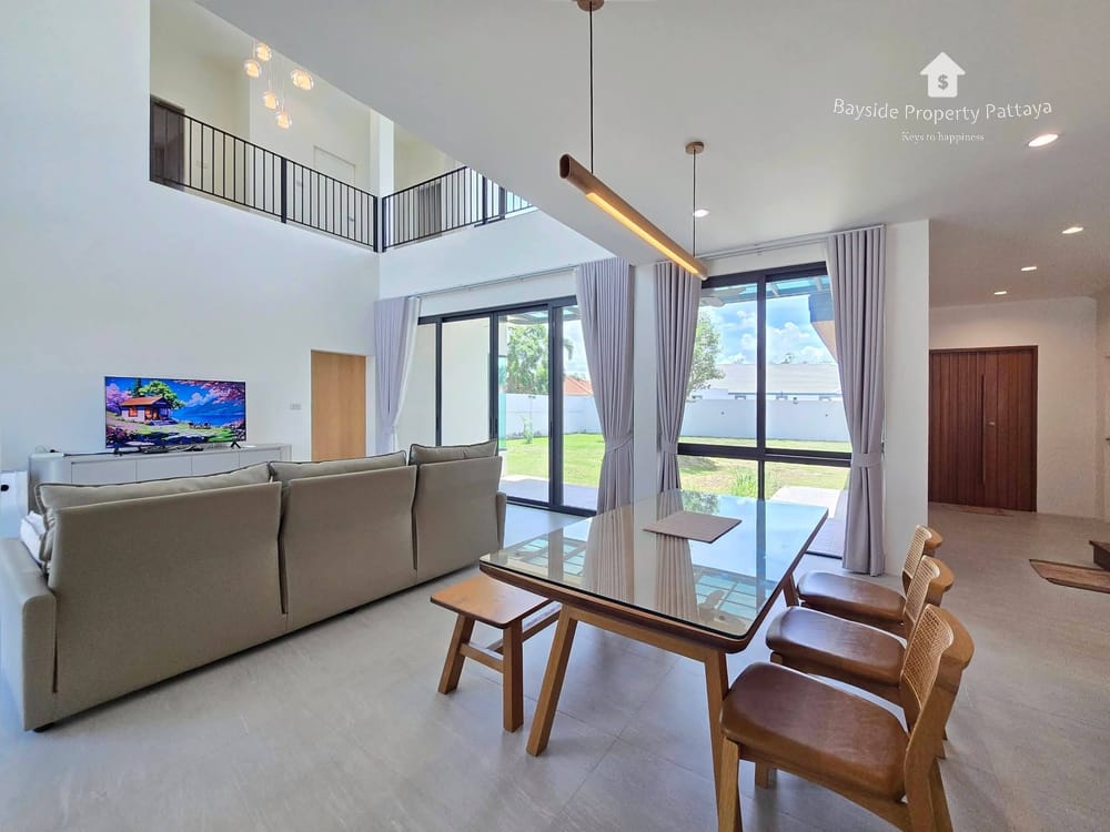 Spacious 6-Bedroom Detached House for Sale in East Pattaya with Air Conditioning 18