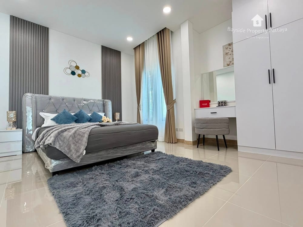 Eakmongkol Village 4: Villa mit 3 Schlafzimmern, Pool & Stadtblick in Ost-Pattaya 8